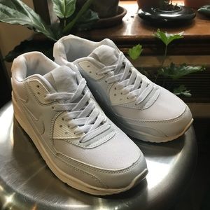 👟 NIKE AIRMAX white sneakers brand new ☀️